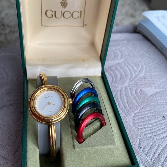 Gucci bangle watch - Picture 2 of 5